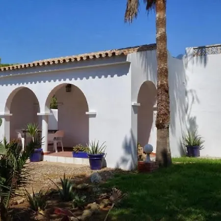Malyma With 2 And 1 Apartment, Front 10,000m2 Botanic Garden * Zahora
